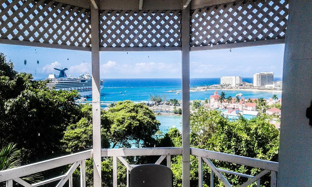 Skycastles Condominiums Ocho Rios Exterior foto